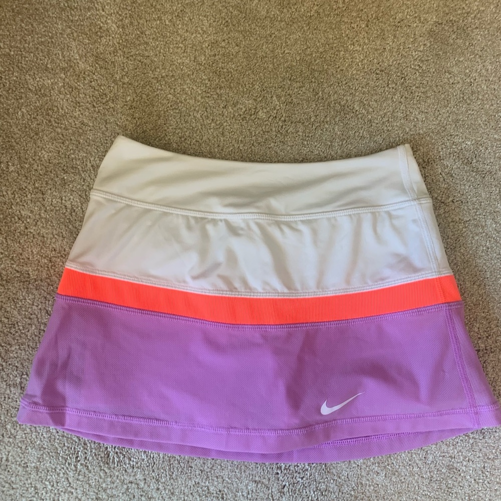 Brand New without tags Nike skirt size XS